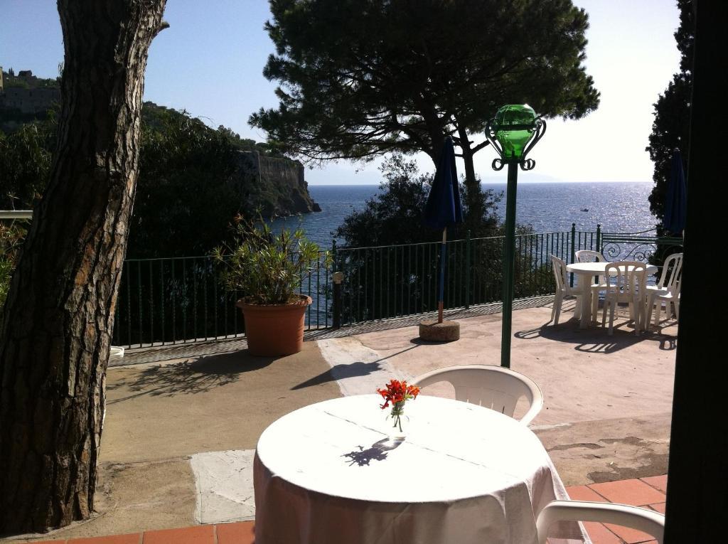 Hotel Villa Antonio Ischia Camera foto